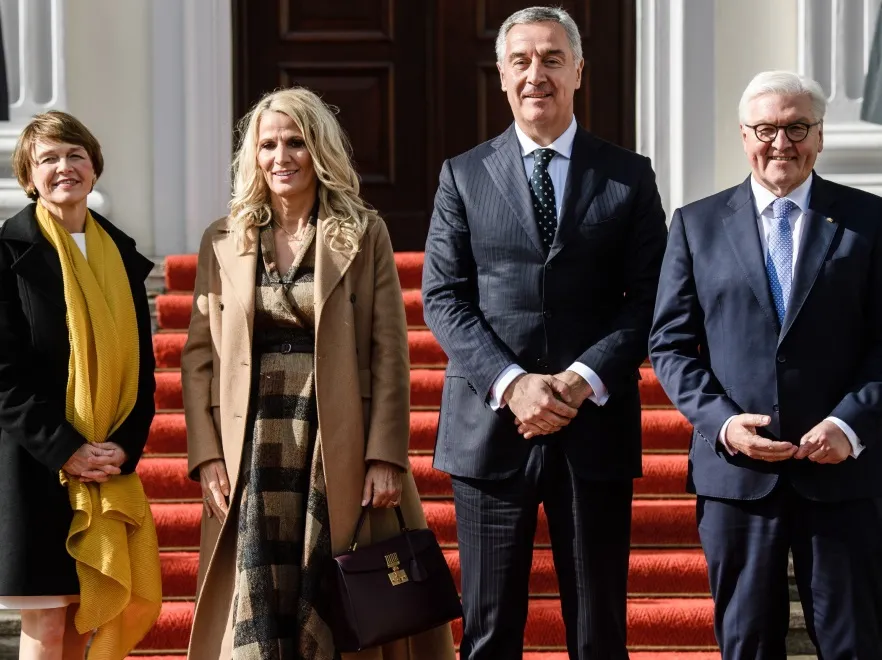 12206897-frank-walter-steinmeier-elke-buedenbender.jpg