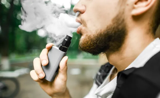 Palenie e-papierosów to nie jest metoda walki z paleniem tytoniu
