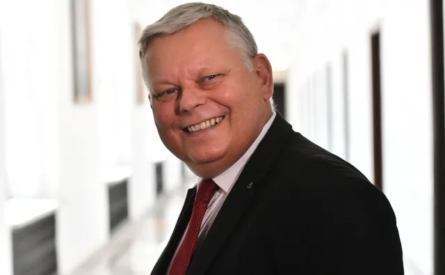 Suski: Mamy rewolucję transwestytów. Wściekle atakowany Kościół ma prawo się bronić