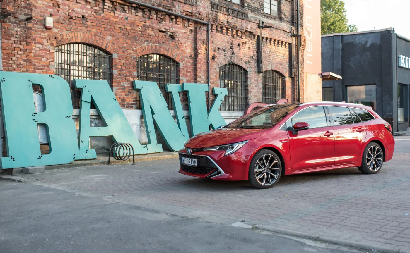 Toyota Corolla TS Kombi 2.0 Hybrid e-CVT Executive 