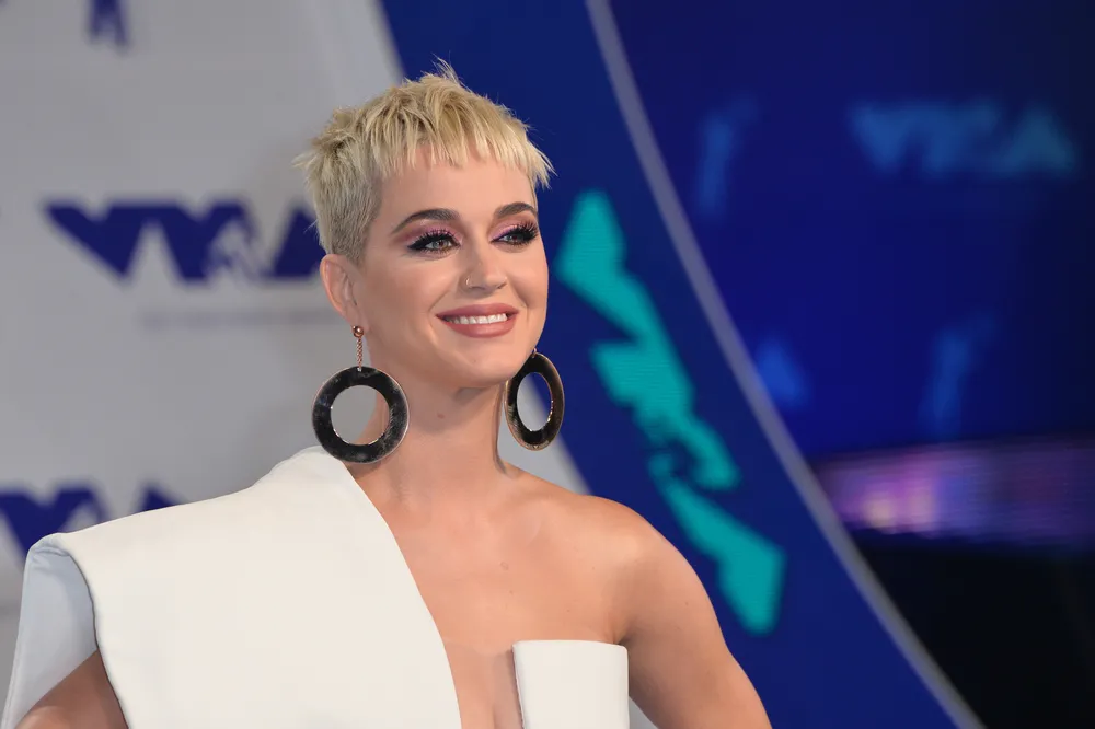 Katy Perry i mnóstwo pięknych psów w teledysku "Small Talk"