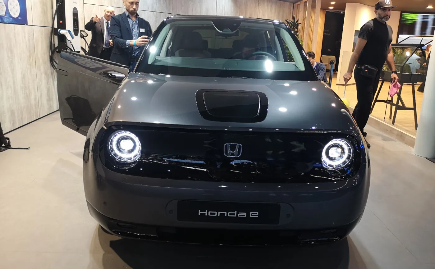 12588256-honda-e-49.jpg