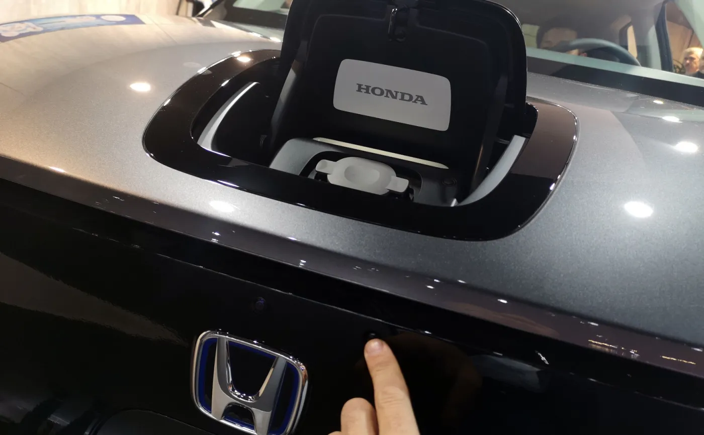 12588352-honda-e-57.jpg