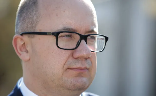 Episkopat murem za zwolnionym pracownikiem IKEI. Bodnar: Kościół powinien raczej wspierać osoby nieheteronormatywne