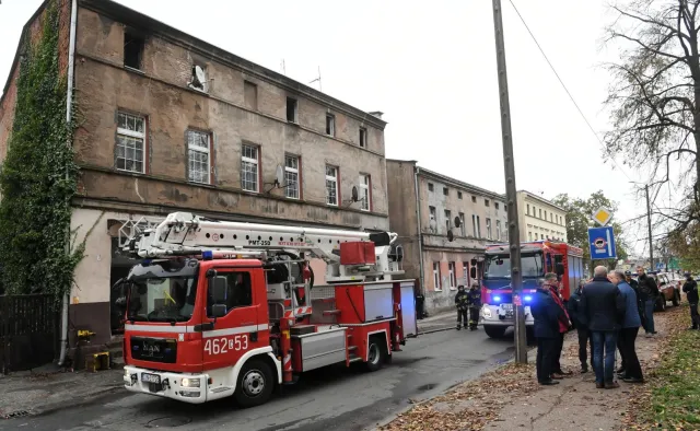 Tragiczny pożar w Inowrocławiu. Są już wyniki sekcji zwłok kobiety i trzech córeczek
