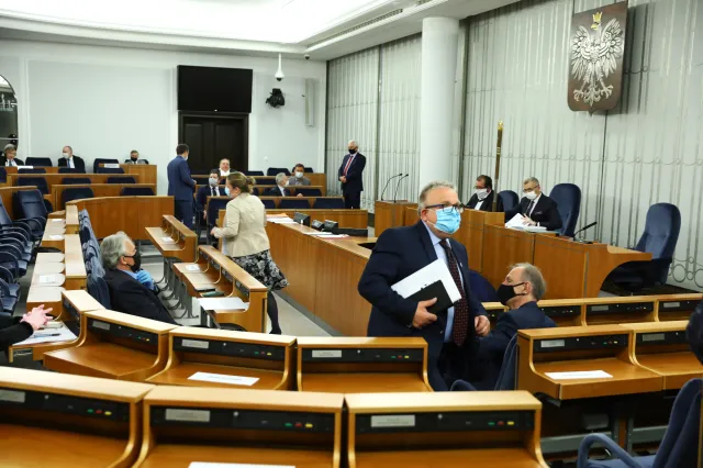 Głosowanie senatora to pomyłka. Bosacki: Komarnicki dzień po operacji