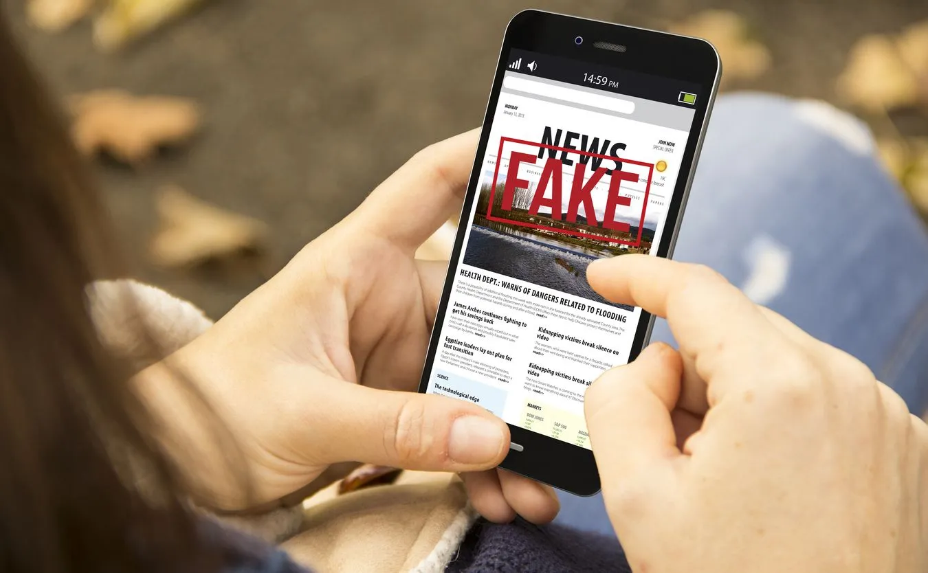 Fake newsy. Jak bardzo są istotne i jaki wpływ mają na życie publiczne? [WYWIAD]