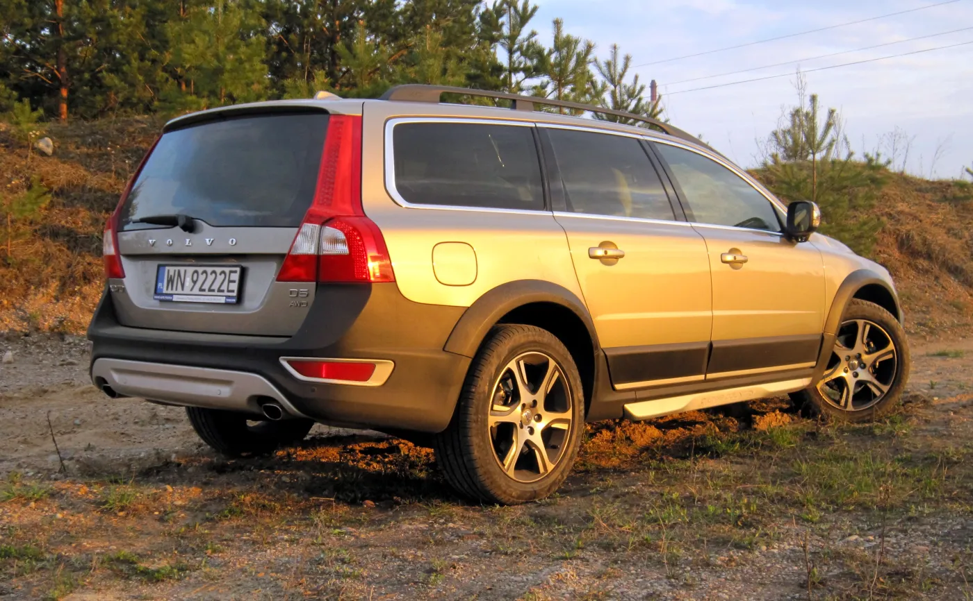 volvo-xc70-27946041.jpg