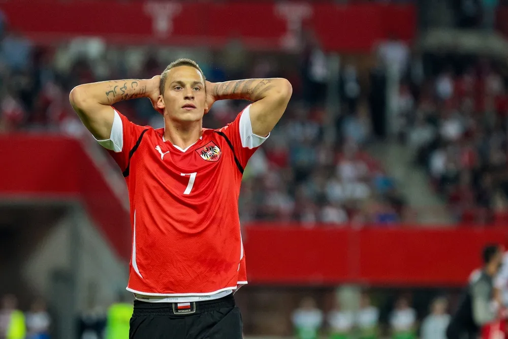 Austriacki piłkarz Marko Arnautovic rozpoczął produkcję i sprzedaż...ginu