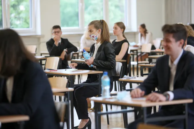 Duda i Piontkowski zwrócili się do maturzystów. "Od dziś życie przyspiesza. Zapnijcie pasy!"