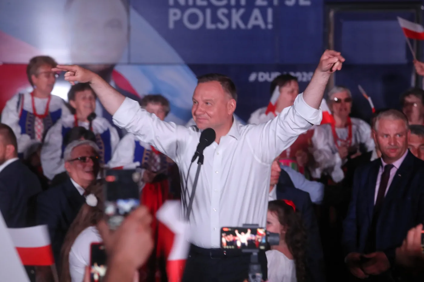 Trzaskowski zmniejszył dystans do Dudy? PKW podała dane ze 100 proc. komisji