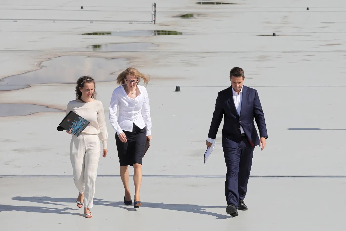 "Klątwą" w Trzaskowskiego. Radni PiS: Podlega skrajnie lewackim wpływom