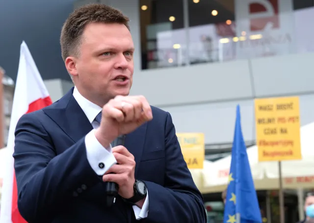 Hołownia o wizycie Dudy w USA: Polityczne skutki będą złe