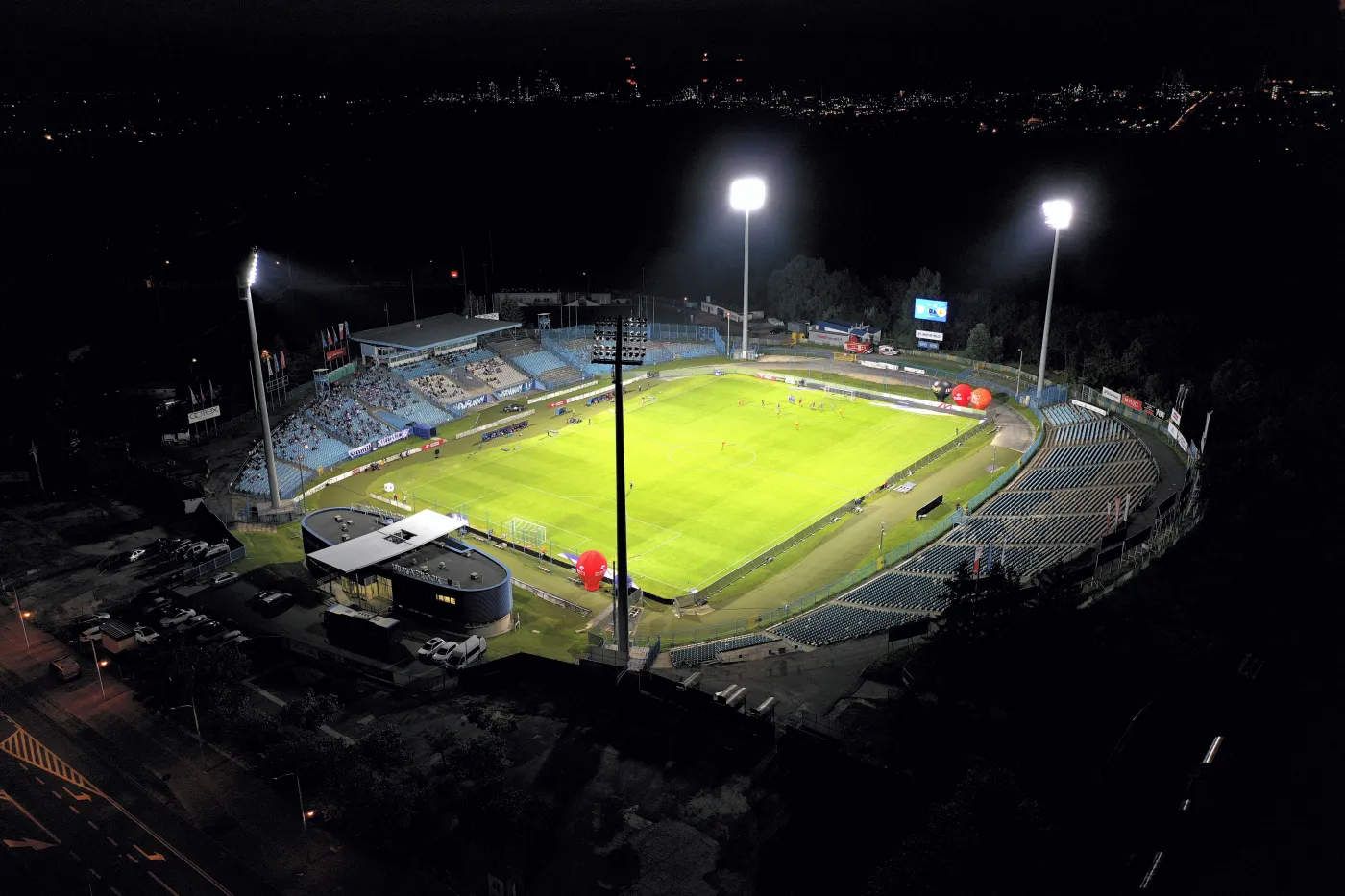 Grad goli w Ekstraklasie. Najwięcej bramek zobaczyli kibice w Łodzi [WYNIKI i TABELA]