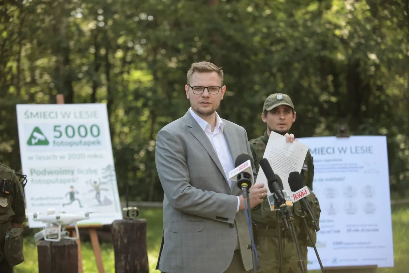 PiS bierze się za śmieci w lesie. Kary wzrosną dziesięciokrotnie