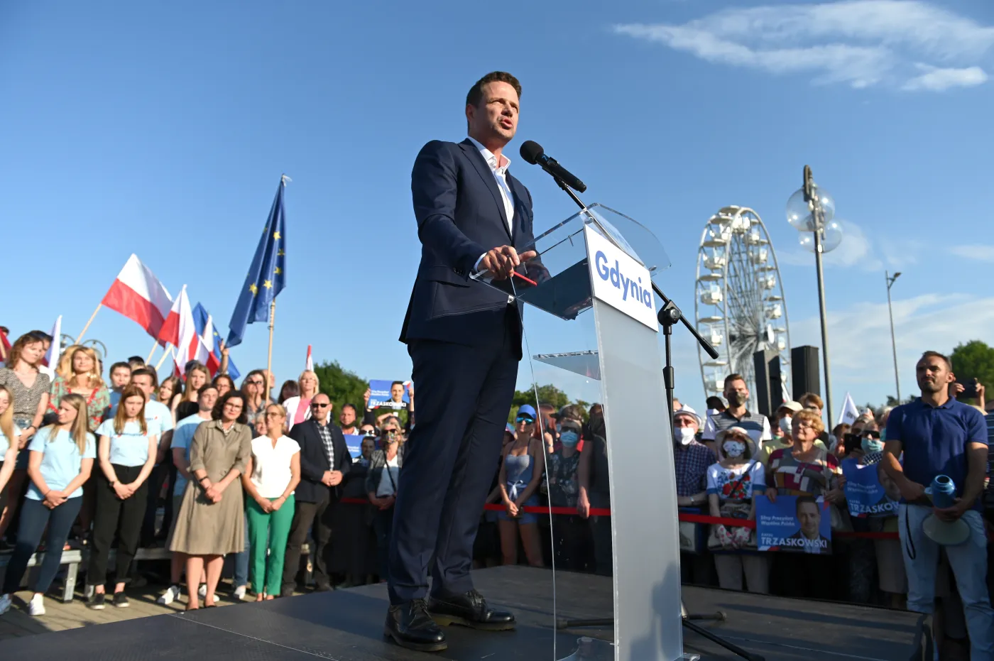 "Lekka ściema", "próba liftingu". Politycy oceniają inicjatywę Trzaskowskiego