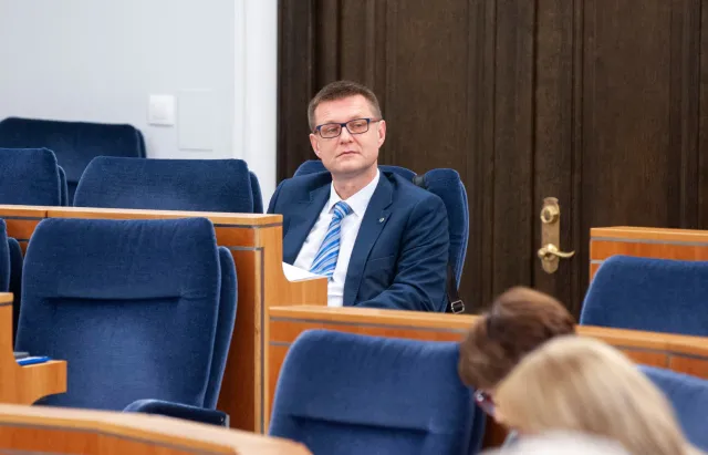 Już trzech senatorów zakażonych koronawirusem