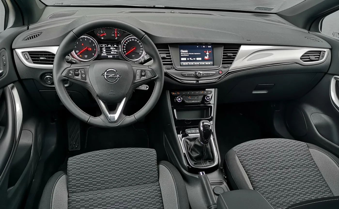 opel-astra-12591745.jpg