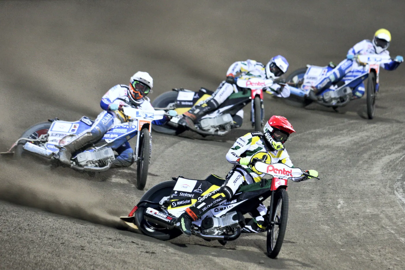 Falubaz wykorzystał atut własnego toru i pokonał mistrzów Polski [WYNIKI i TABELA]