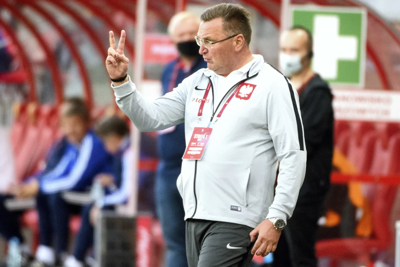 Trener reprezentacji Polski Czesław Michniewicz podczas meczu eliminacyjnego mistrzostw Europy do lat 21 z Rosją, na stadionie Widzewa