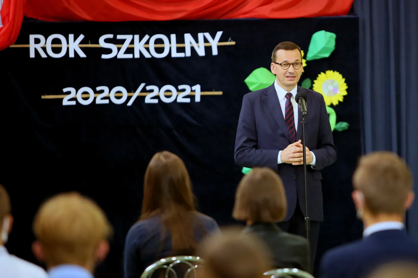 Premier o szkole w dobie koronawirusa: Trzeba szanować tradycyjny model edukacyjny