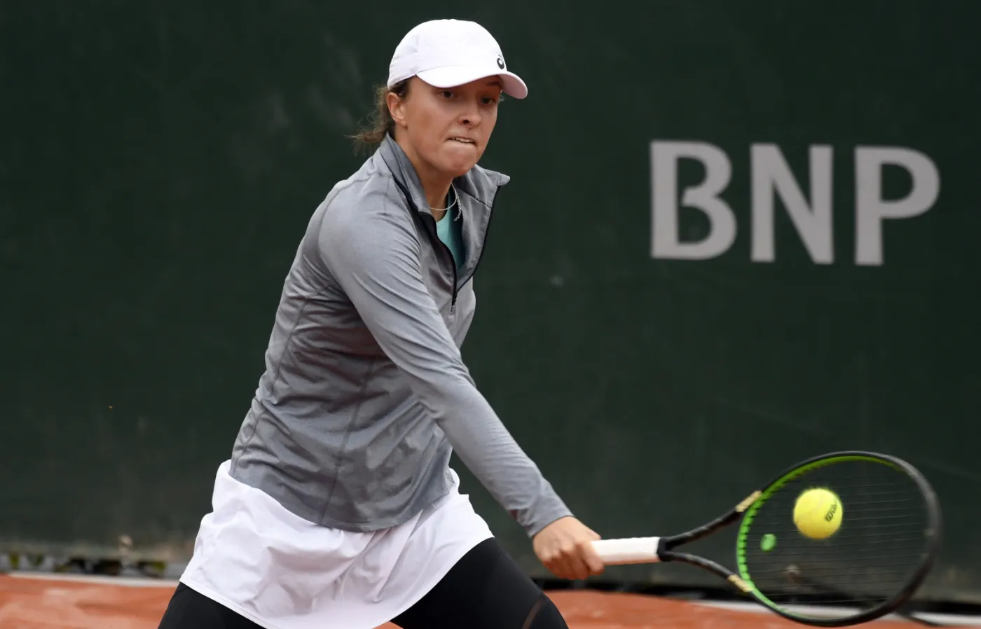 Awans Świątek do drugiej rundy debla French Open