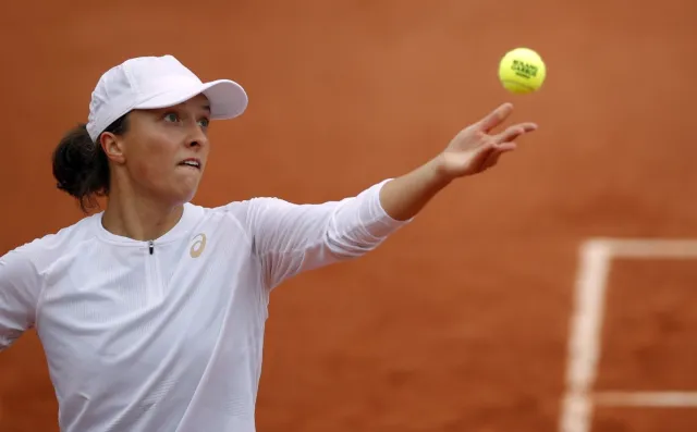 French Open: Świątek gra dalej także w deblu. Rywalki skreczowały