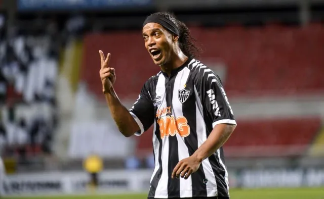 Ronaldinho w polskiej Ekstraklasie? Trwają rozmowy z trzema klubami