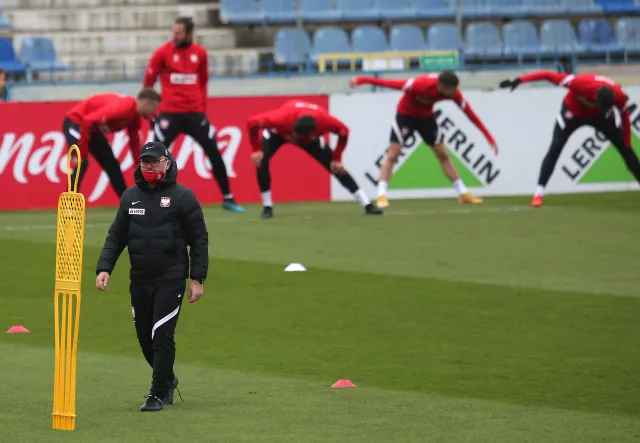 "Chora" trawa na Stadionie Śląskim mogła mieć wpływ na błąd ukraińskiego bramkarza