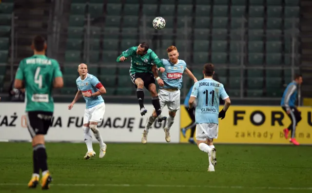 Piłkarze Ekstraklasy nie wrócili do treningów. Wynik kilku testów nie był ujemny