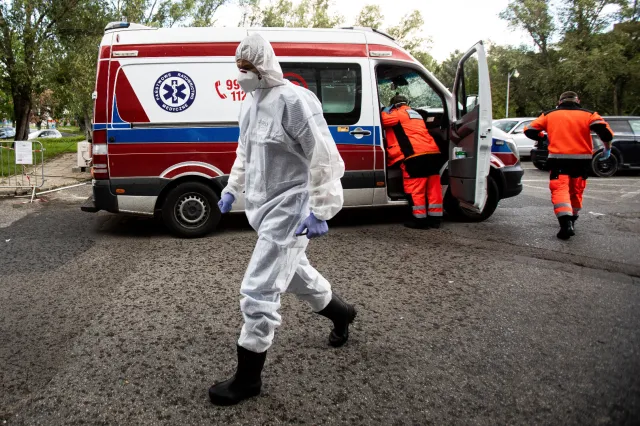 Już blisko 23 tysiące zgonów na covid-19 w Polsce. NAJNOWSZE DANE