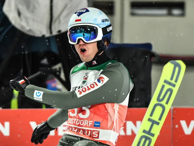 Stoch na podium w Oberstdorfie. Geiger wygrał pierwszy konkurs Turnieju Czterech Skoczni
