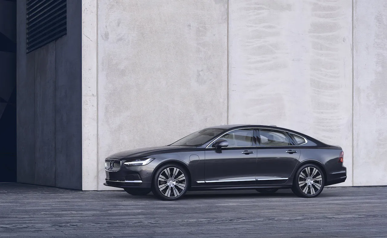 volvo-s90-37050637.jpeg