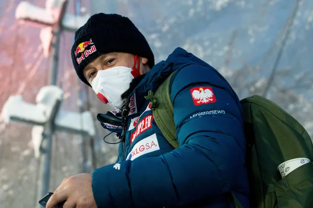 Adam Małysz: Kamil idzie jak przecinak, skoki sprawiają mu radość