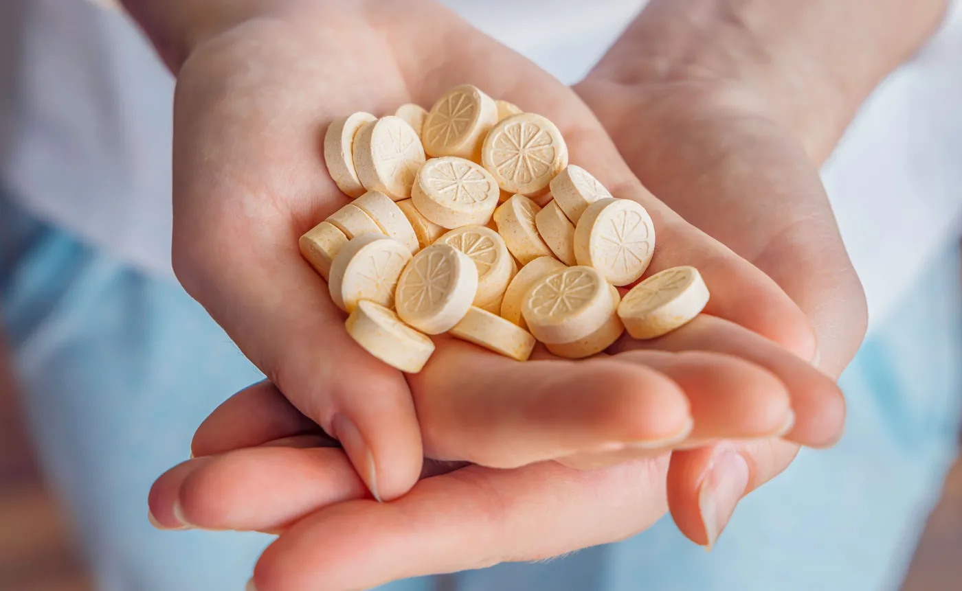 Witamina C może pomóc w chorobach dziąseł?