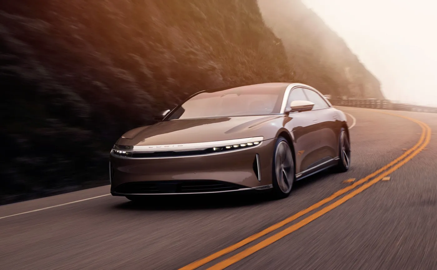 lucid-air-37055703.jpg