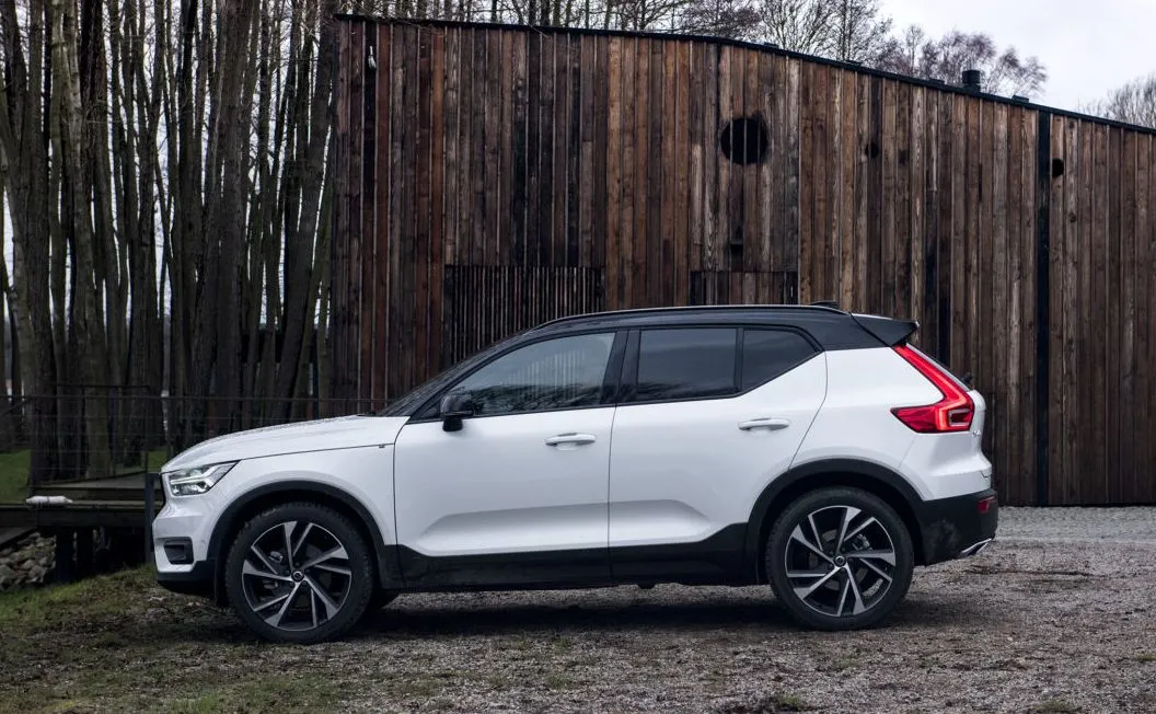 volvo-xc40-37057693.jpg