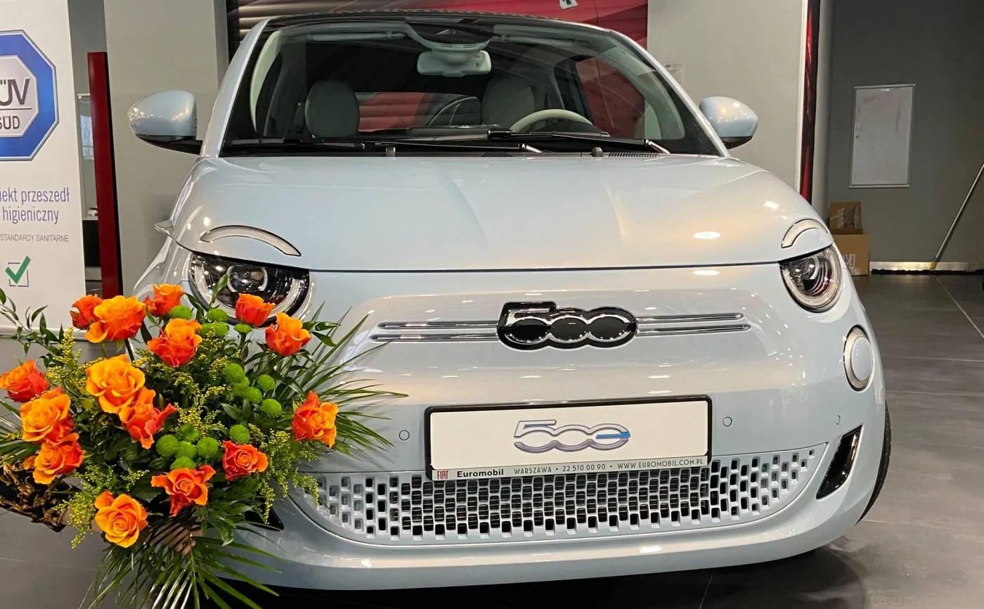 fiat-500e-37068373.jpg