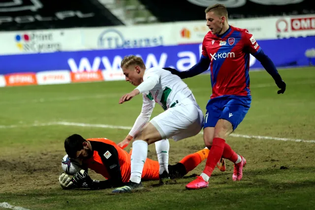 Raków znów przegrał i znów do zera. Lechia przełamała kryzys [WYNIKI i TABELA]