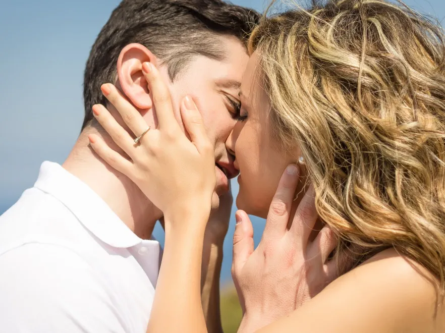 Oczekiwania kontra fakty: jakiego podrywu chcą kobiety, a jak robią to mężczyźni?