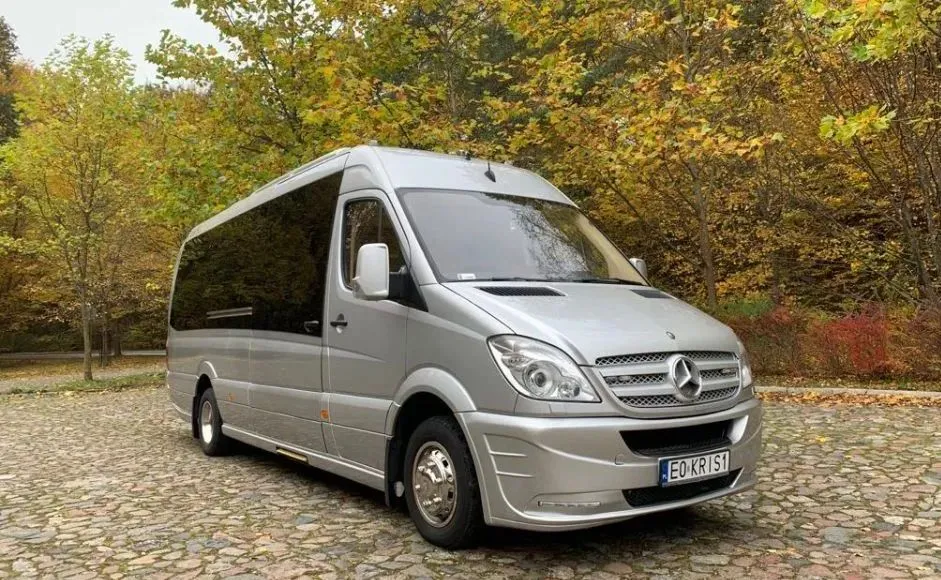 mercedes-37084792.jpg