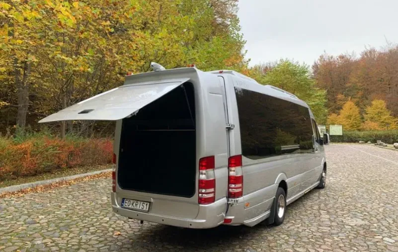 mercedes-37084802.png