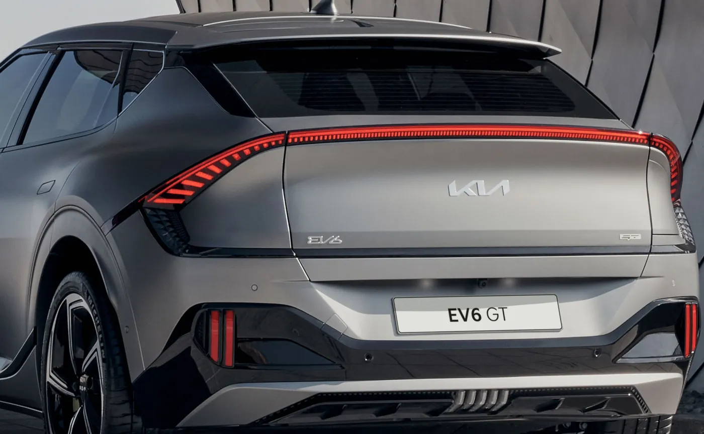 Kia EV6 już w Polsce. Ceny? Tańsza niż IONIQ 5, a ładowanie jak tankowanie