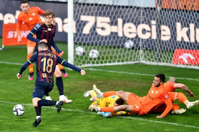 Szanse Pogoni na wicemistrzostwo zmalały, tak samo jak Zagłębia na europejskie puchary