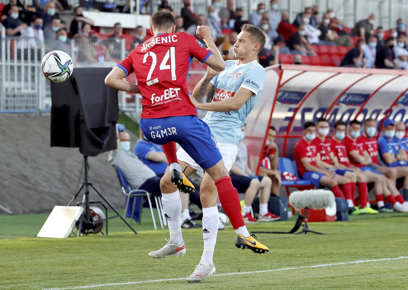 We Wrocławiu i Warszawie walka o utrzymanie. Kibice wracają na stadiony