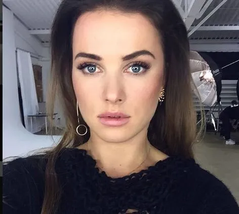 Maffashion pokazuje brzuch tydzień po porodzie. "Takie rzeczy ludzi interesują"