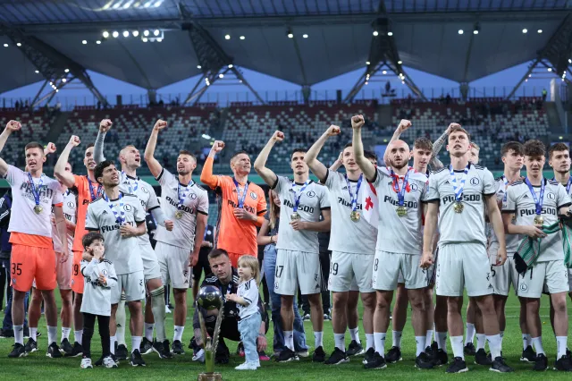 Łzy Podbeskidzia, Śląsk zagra w pucharach, Legia odebrała trofeum