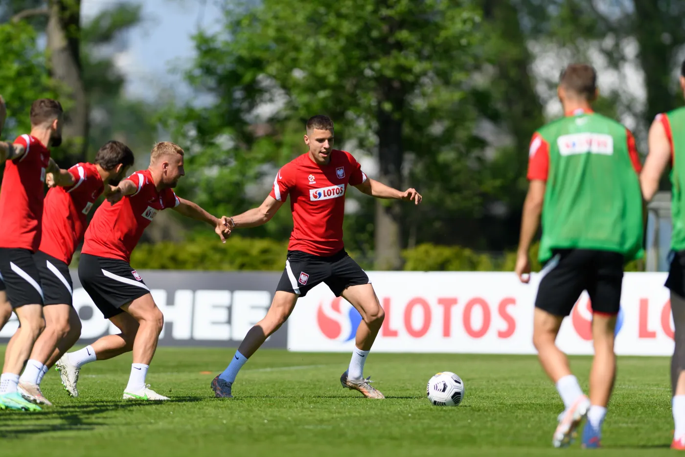 Kolejny kłopot Sousy. Bereszyński i Bednarek kontuzjowani