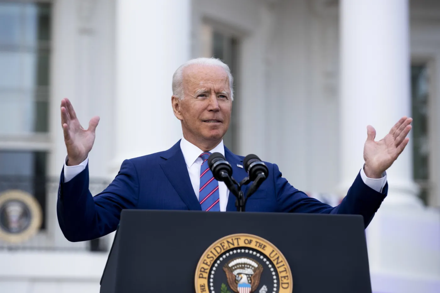 Biden wzywa do szczepień: Najbardziej patriotyczna rzecz, którą można teraz zrobić