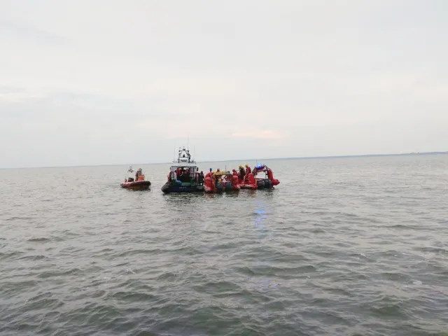 "Człowiek za burtą". 22-latek podczas burzy wyskoczył z jachtu, sternik był pijany